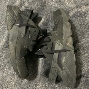 Black Nike huarache